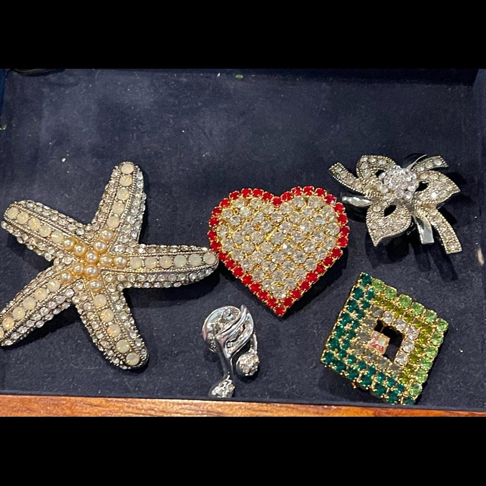 Brooch pins multicolor rhinestone banana rep